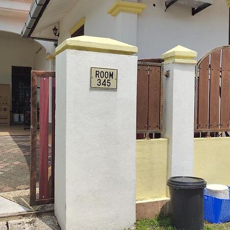 Room 345 Kota Bharu Exterior photo
