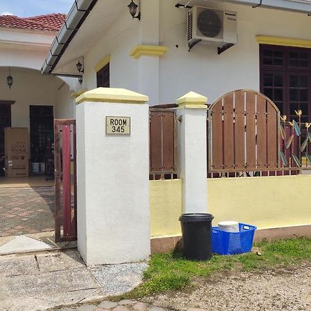 Room 345 Kota Bharu Exterior photo