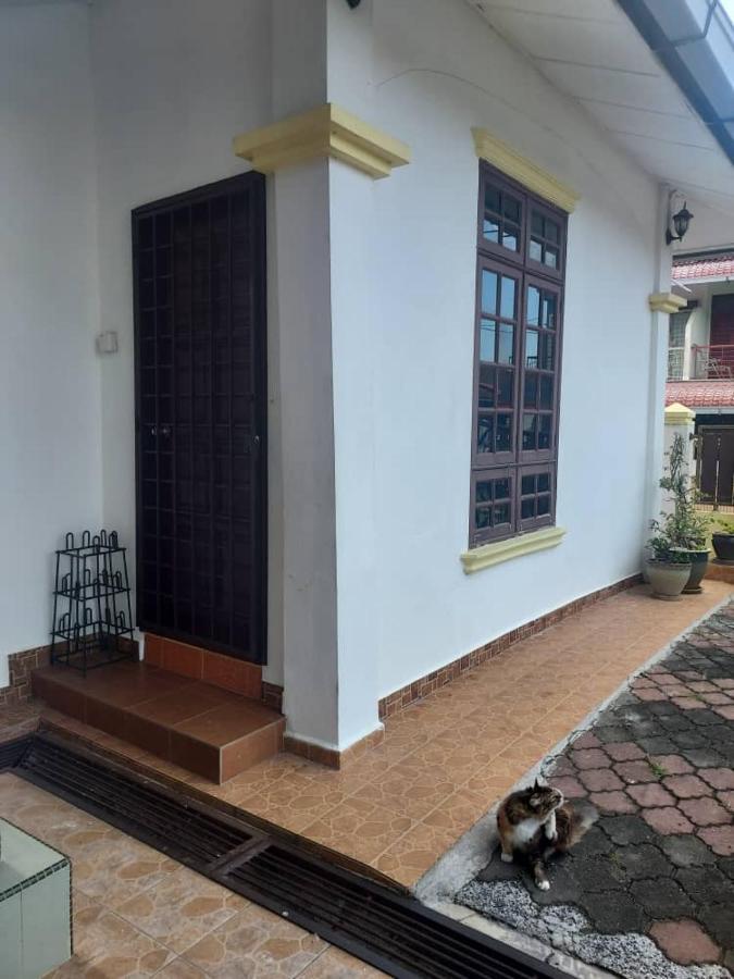 Room 345 Kota Bharu Exterior photo