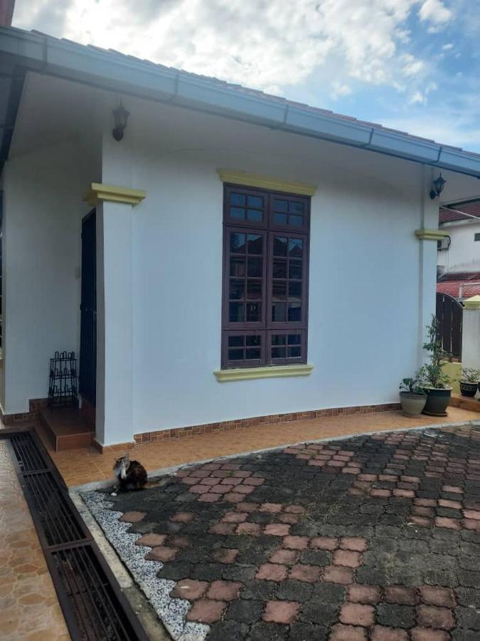 Room 345 Kota Bharu Exterior photo