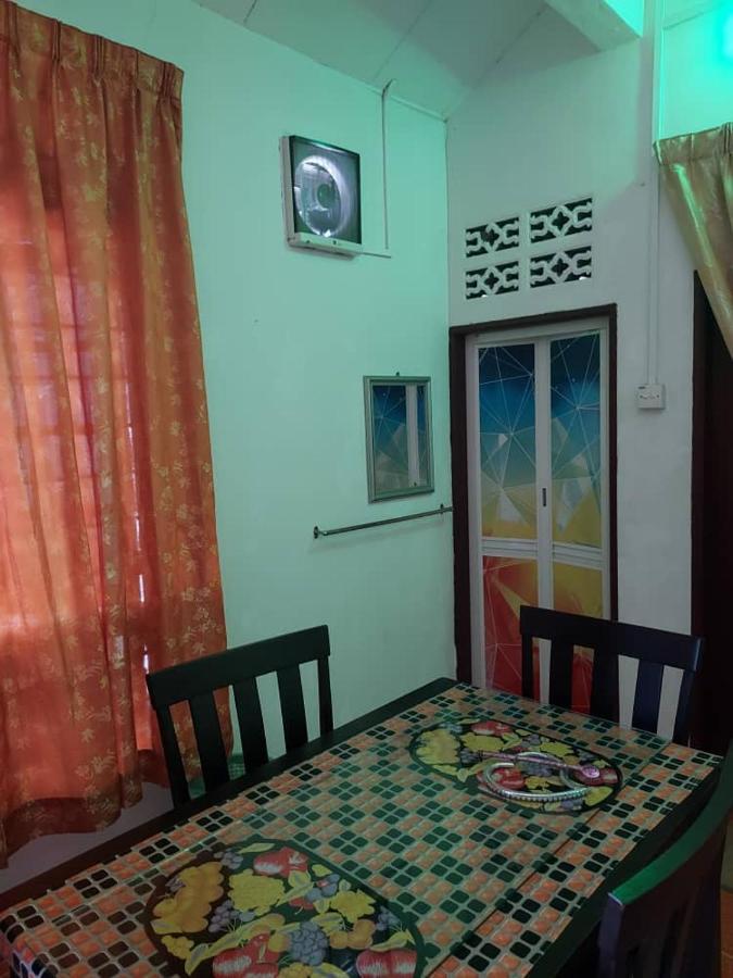 Room 345 Kota Bharu Exterior photo