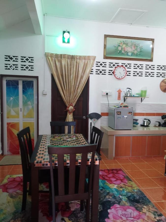 Room 345 Kota Bharu Exterior photo
