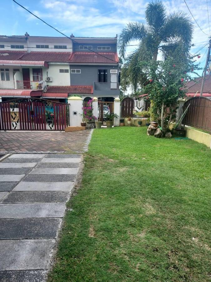 Room 345 Kota Bharu Exterior photo