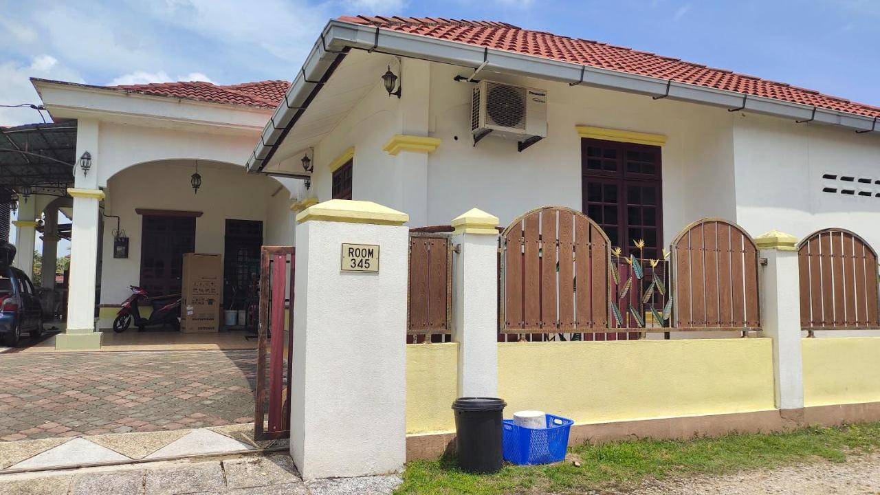 Room 345 Kota Bharu Exterior photo
